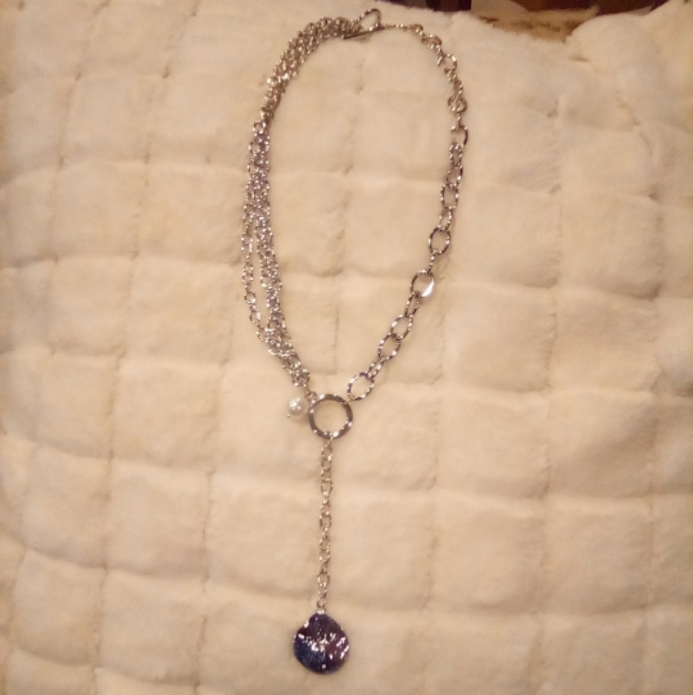 Elegant Silver Pearl Necklace with Silver Pendant